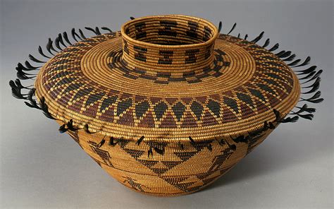  The Basket – Intricate Weaving Meets Powerful Symbolic Narrative!