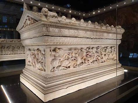 Sarcophagus of the Hunter King! A Mosaic Ode to Royal Prowess and Mystical Beasts!